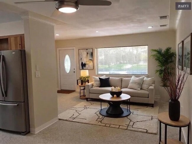 Building Photo - 807 26th Ave N