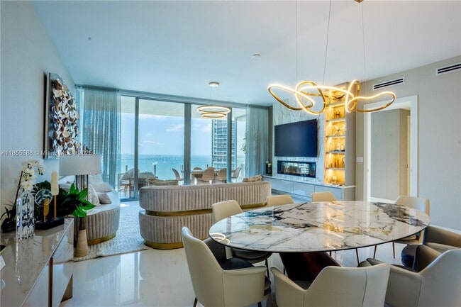 Building Photo - 300 Biscayne Blvd Way