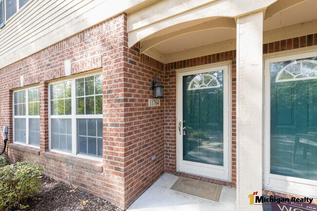 Building Photo - 11764 Farmington Rd