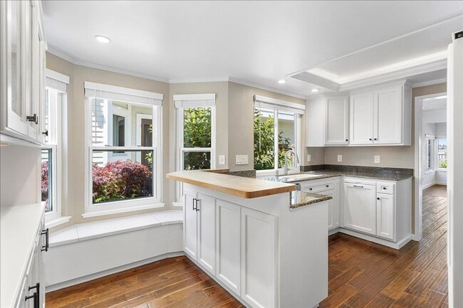 Building Photo - 53 Bay Park Terrace