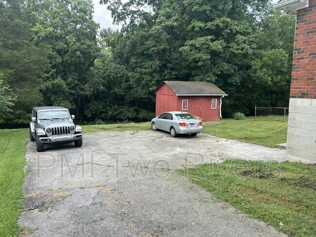 Building Photo - 328 Jacksonian Dr