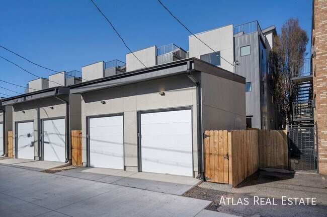 Building Photo - 830 Cherry St