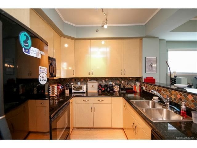 Building Photo - Dilworth/SouthEnd - 2 bed/2.5 bath First Floor Private Entrance