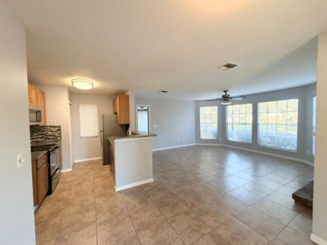 Building Photo - 2 bedroom 2 bath 1st floor condo in the Hidden Village Condos of Lake Mary