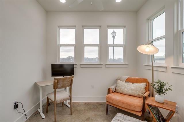 Building Photo - 102 Cardinal Wds