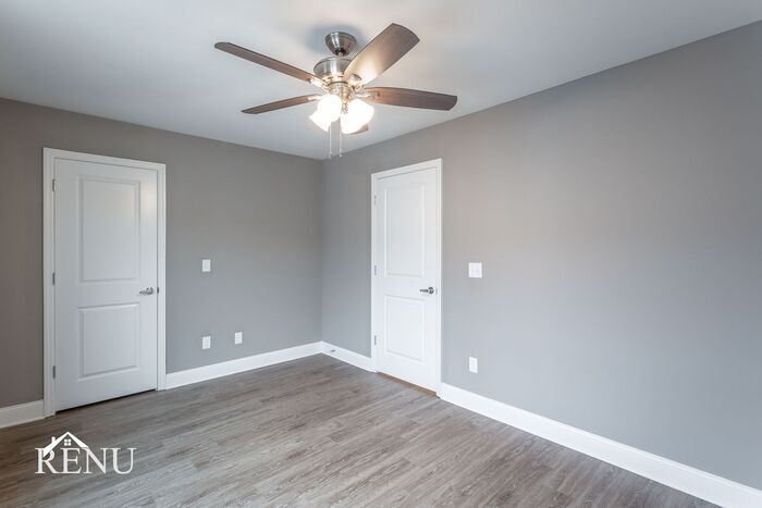 Building Photo - 2374 E 18th St Pl