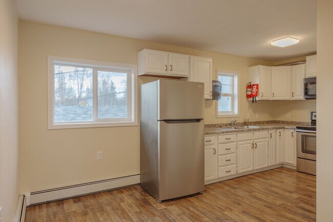 Building Photo - 2126 Rickert St