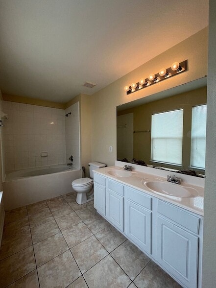 Building Photo - 15202 Lynford Crest Dr