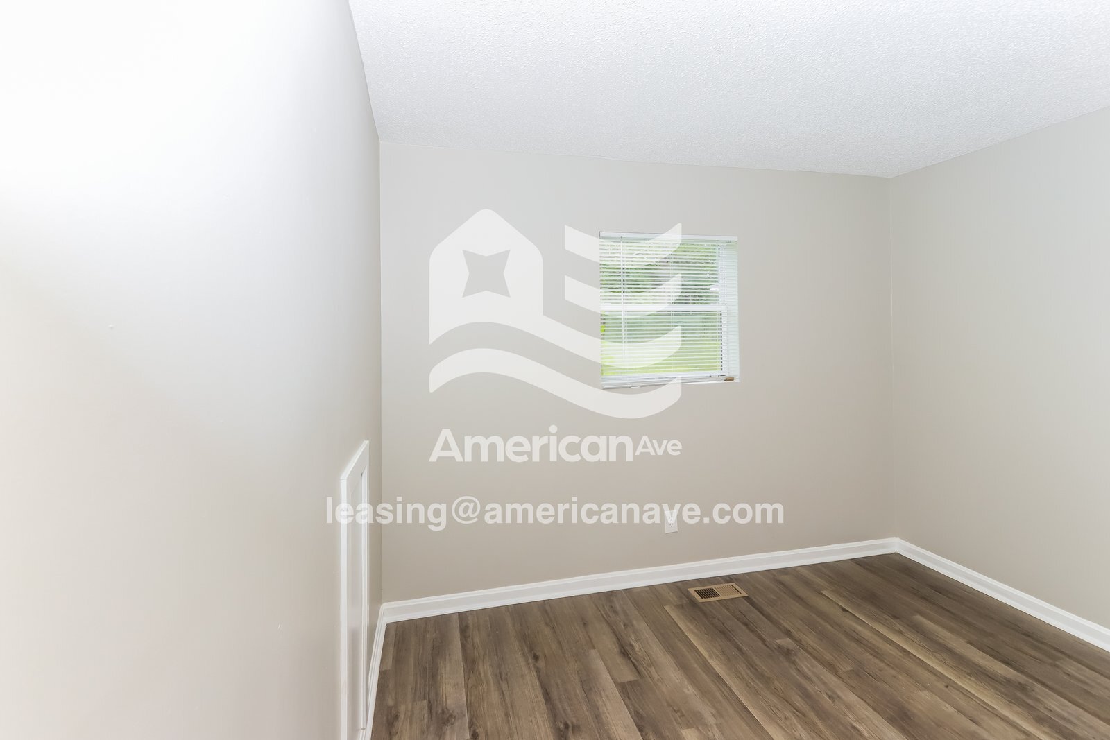 Building Photo - 300 Clairmont Dr