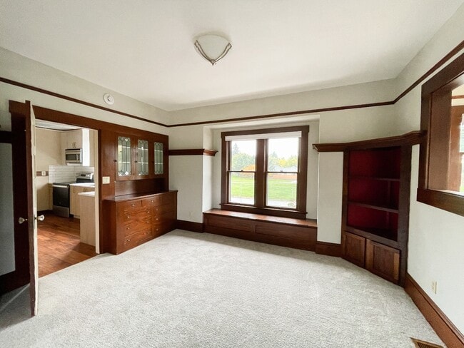 Building Photo - 9905 NE 46th Ct