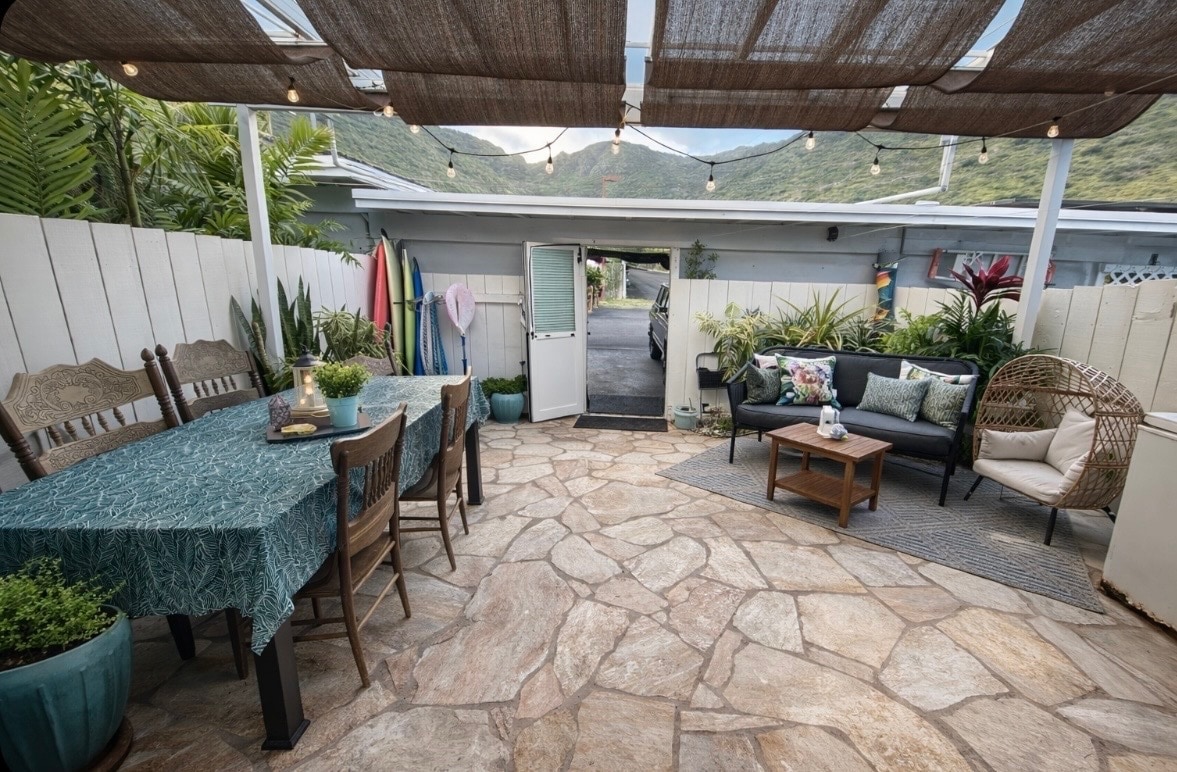 Lanai - 1070 Awawamalu St