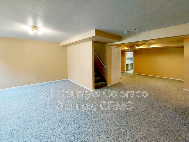 Building Photo - 6568 Foxdale Cir