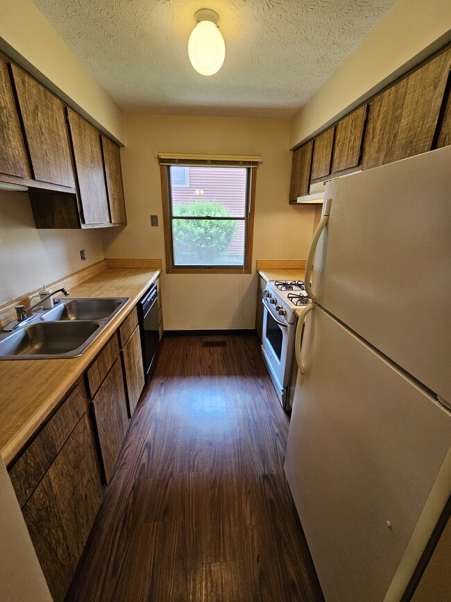 Building Photo - 5652 Great Woods Blvd
