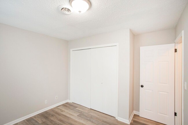 Building Photo - Charming Townhome in Hermitage!