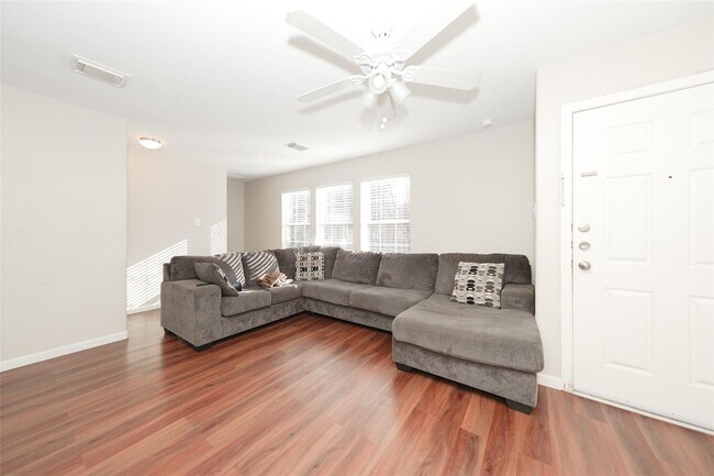 Building Photo - 6423 Austinville Dr