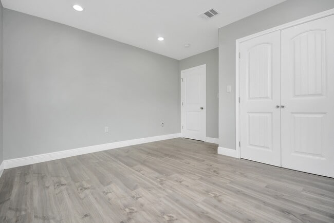 Building Photo - 2707 Mc Nay Dr