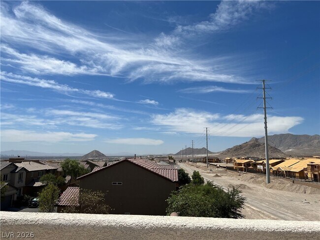 Building Photo - 10862 Knickerbocker Ave