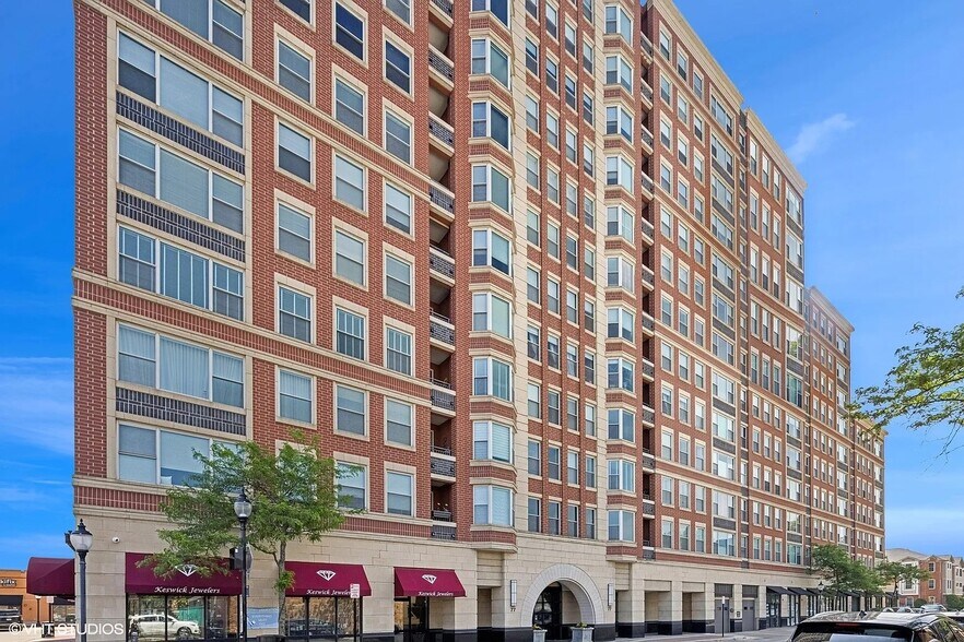 Building Photo - 77 S Evergreen Ave