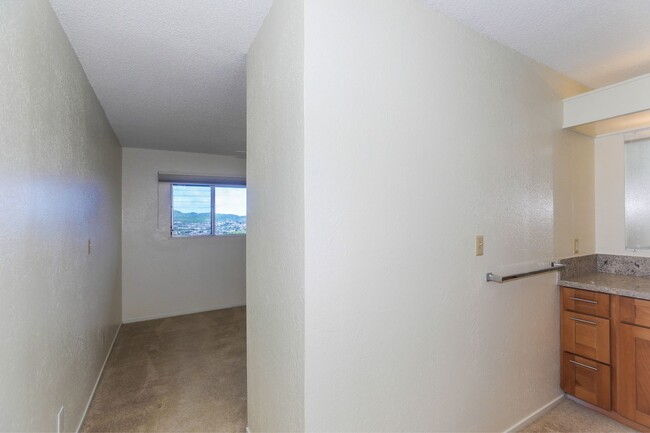 Building Photo - Lakeview - Enchanted Lake - 2 Bdrm/2 Bath/...