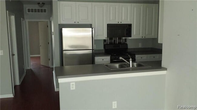 Building Photo - 2088 Arcadia Dr