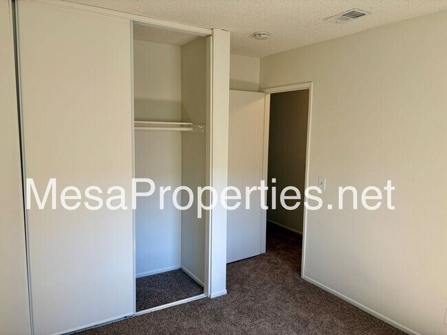 Building Photo - 267 Grayson Way