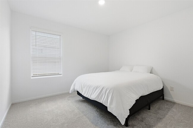 Building Photo - 1135 Rustic Willow Dr