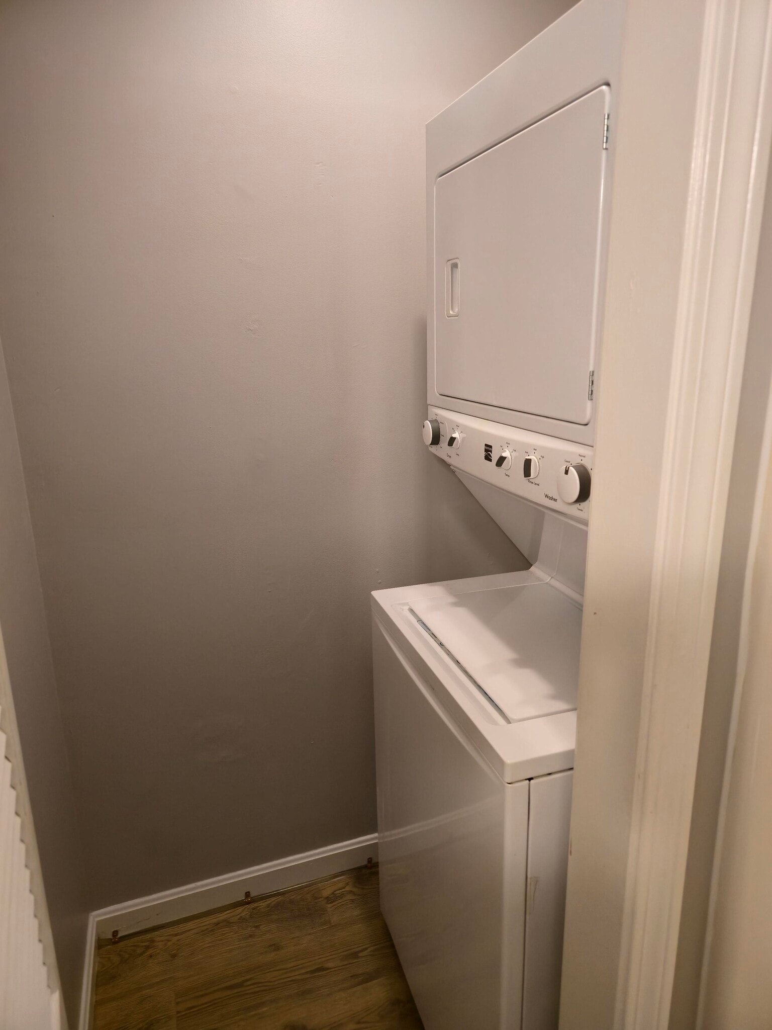 2nd Floor Laundry - 10 Merrill Pl