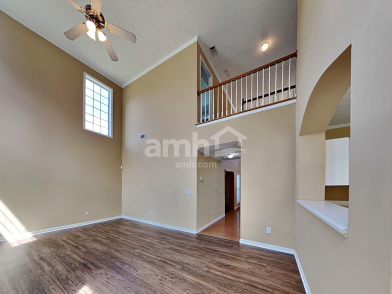 Building Photo - 340 Sunderland Cir