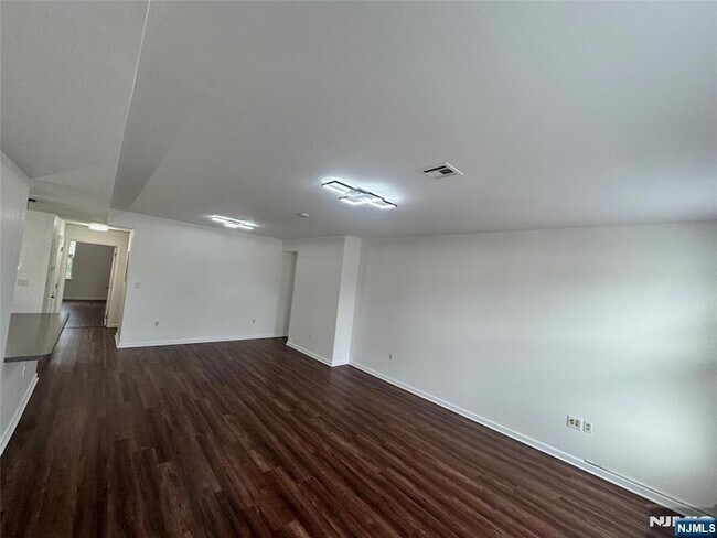 Building Photo - 225 Halladay St