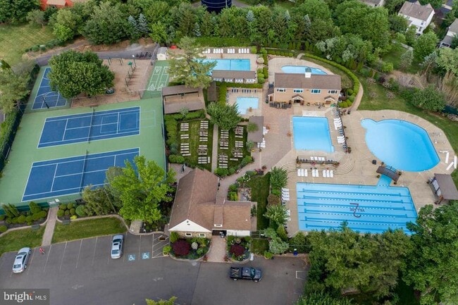 Building Photo - 16 Runnemede Rd