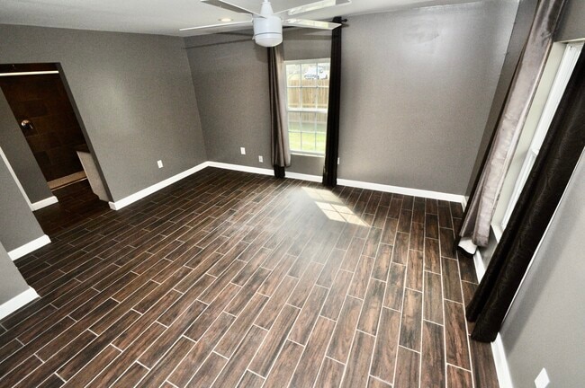 Building Photo - 6418 Treaschwig Rd