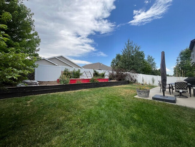 Building Photo - Beautiful single-family home in Berthoud!