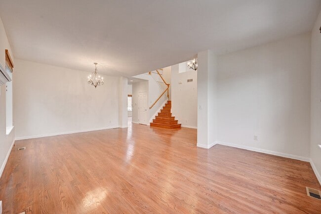 Building Photo - $3,895.00 - 5 Bedrooms, 4 Bathrooms, Single Family Home in Highlands Ranch with Fenced Yard!