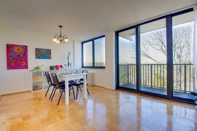 Building Photo - 600 Roosevelt Blvd