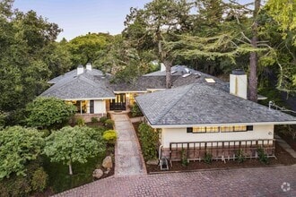 Building Photo - Luxurious Short Term Lease in Atherton: Ov...