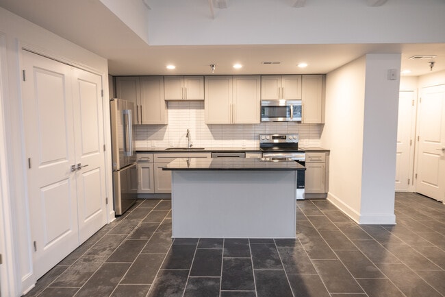 2201| Kitchen - ArriveKC Condos