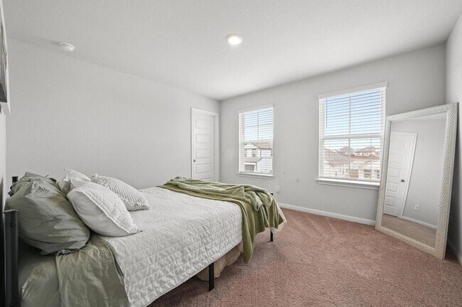 Building Photo - 13309 Silver Blazer Dr