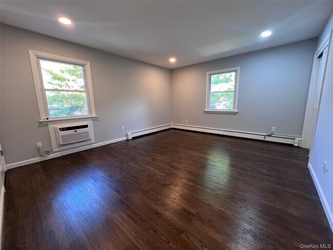 Building Photo - 1668 US-9