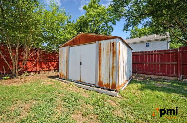 Building Photo - 3 BEDROOM 2 BATH W/GARAGE IN VIRGINIA BEACH PETS ALLOWED