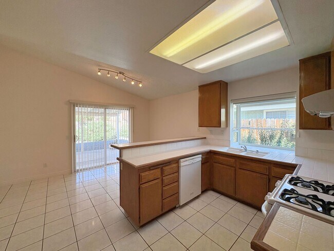 Building Photo - Beautiful Home in a Cul-de sac