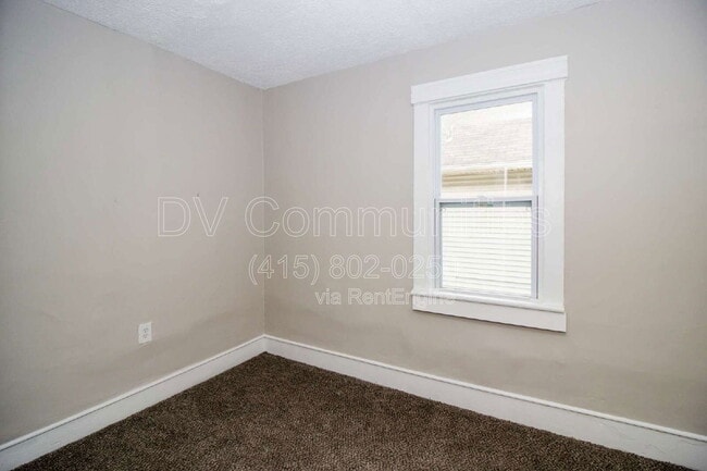 Building Photo - 2947 E 57th St