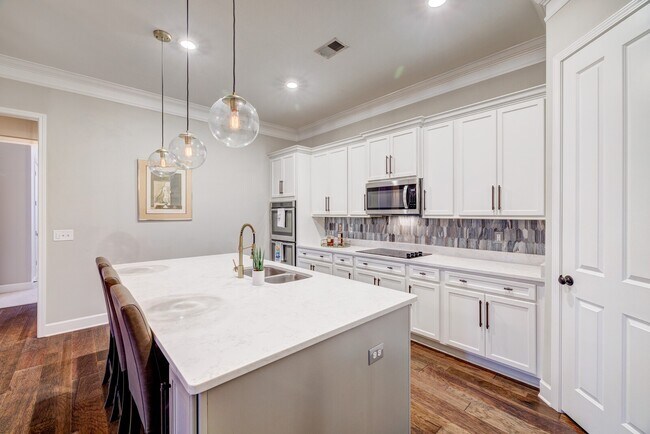 Building Photo - 775 Westcott Ln