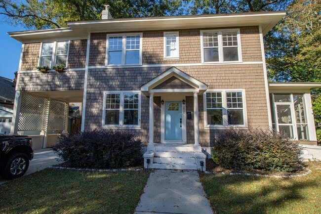 Building Photo - Immediate move-in! Short-term lease! Spacious 4BR/3BA Home Near USC!