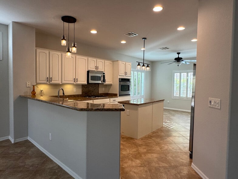 Building Photo - 2489 Black River Falls Dr