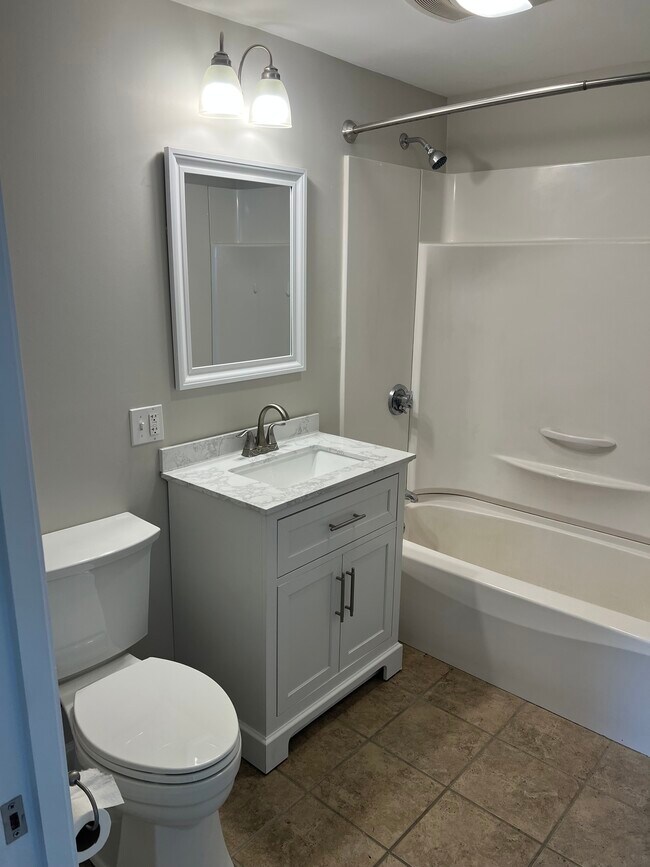 Building Photo - 35 Grove St