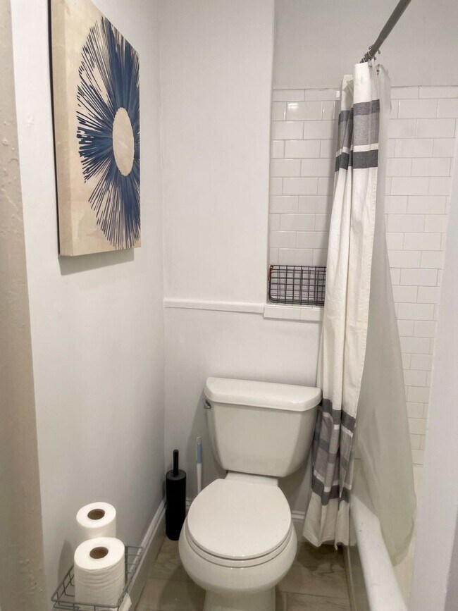 Building Photo - Charming South End 1-Bedroom on East Newton Street