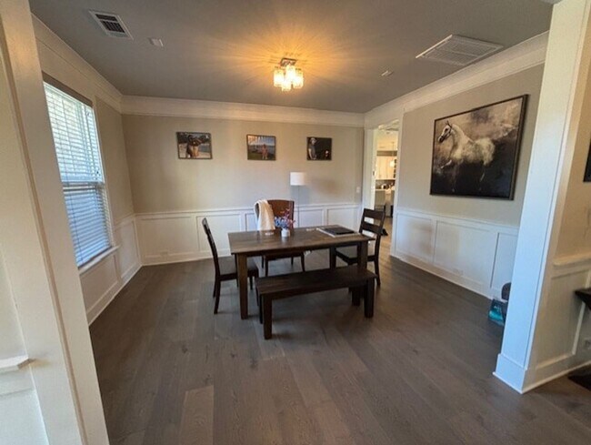 Building Photo - Stunning 5 Bed/4 Bath Home - Water View - ...