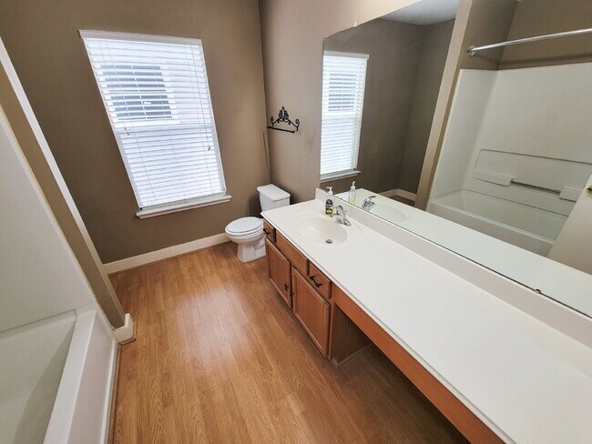 Building Photo - 3 Bed Single-Family Home in Parkside At Perry 77070