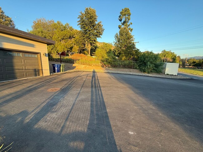 Building Photo - BRAND NEW BUILD 4BR/2.5BA Home in LAKESIDE available FOR RENT w/ RV parking and attached garage!