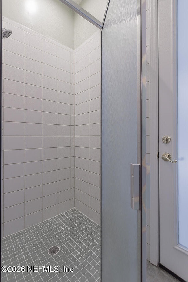 Building Photo - 5466 River Trail Rd N